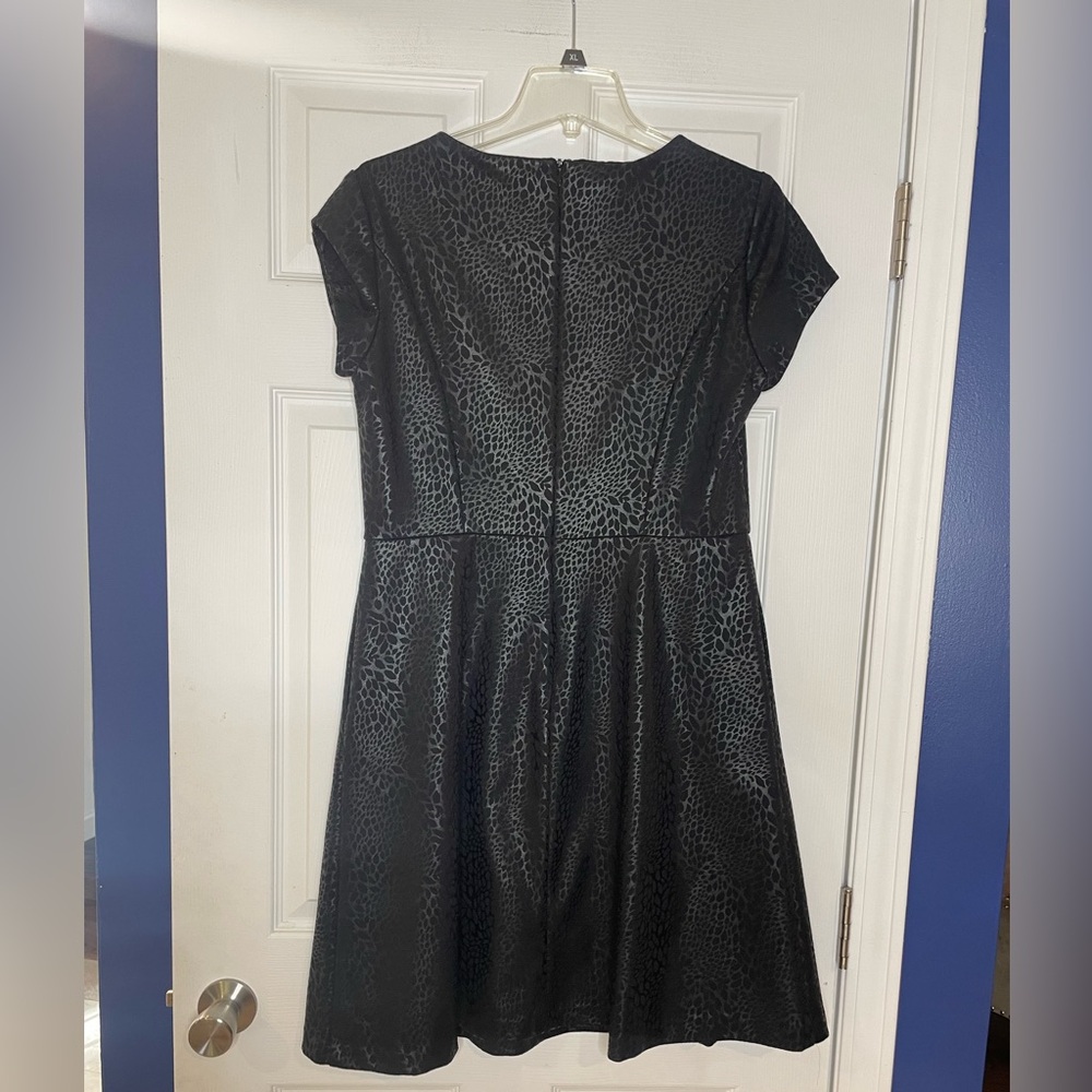 Chicos Black Faux Leather Animal Print Fit and Flare Size 8 (Chico's size 1) - Picture 3 of 6
